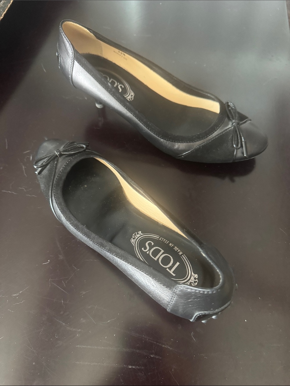 Tod's Black Leather Kitten Heel Pumps with Bow Accent